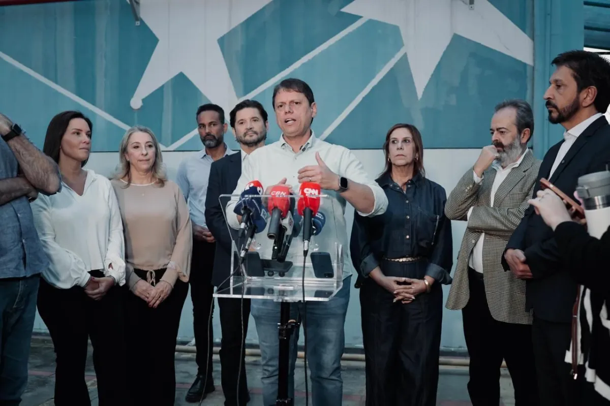 Tarcísio aponta motivação eleitoral em reajuste do Bolsa Família e critica impacto fiscal